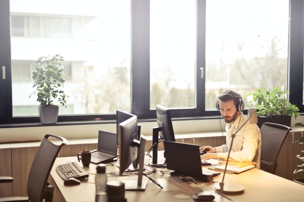 5 Ways Technology Has Reshaped The Modern Workplace