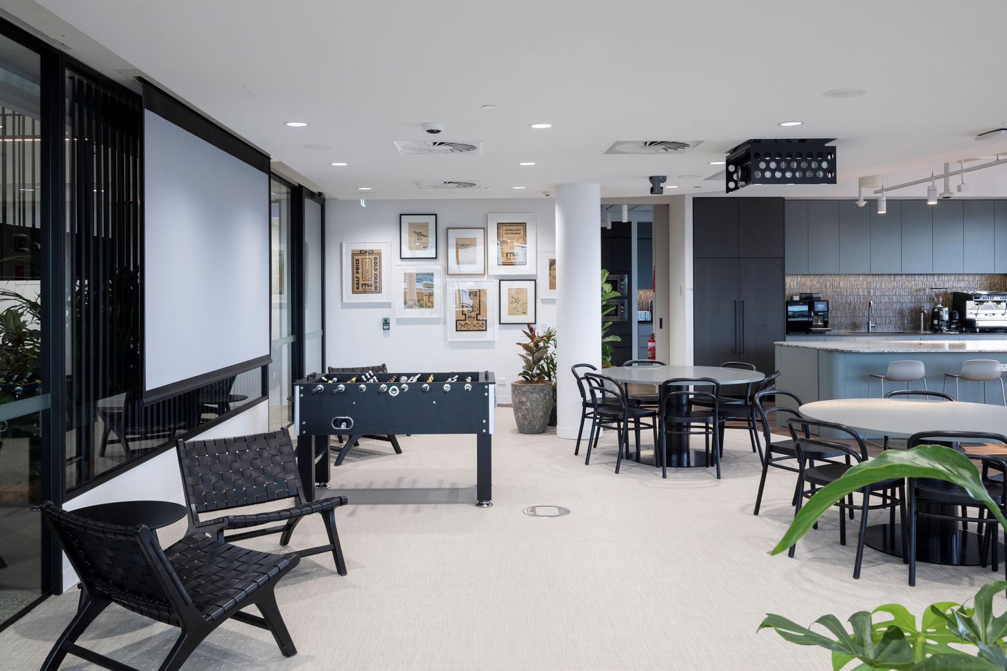 Transforming Michael Hill's workplace with Microsoft Teams Rooms and conferencing technology