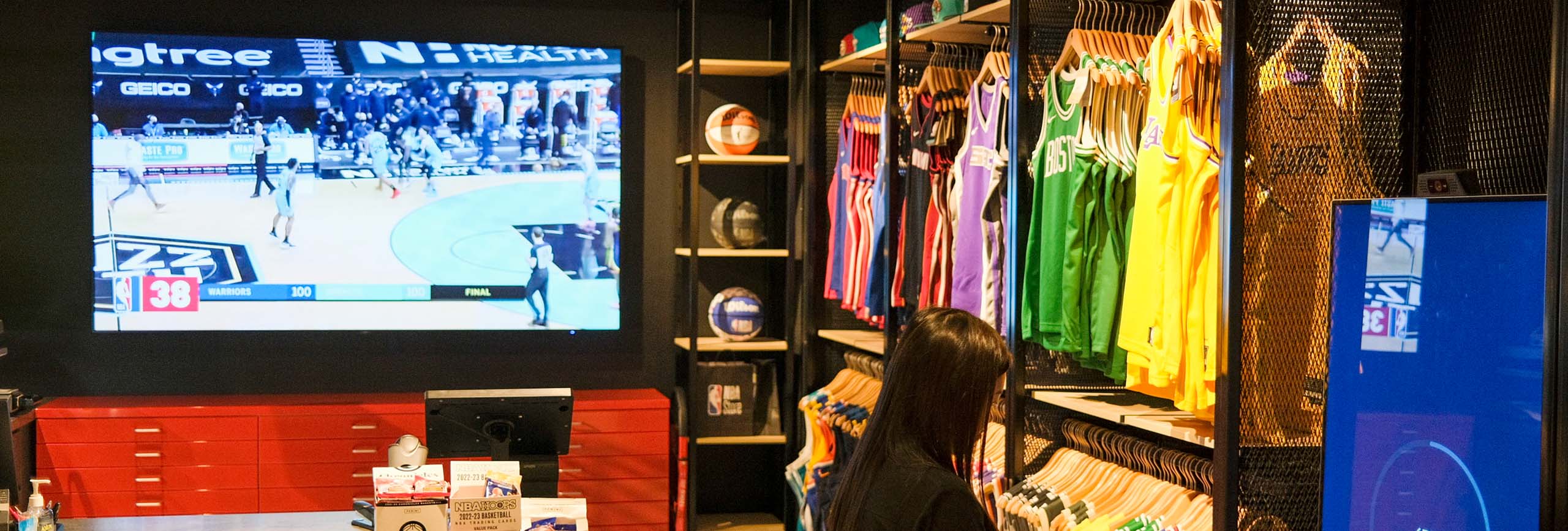 Benefits of Automated Digital Signage for Retail