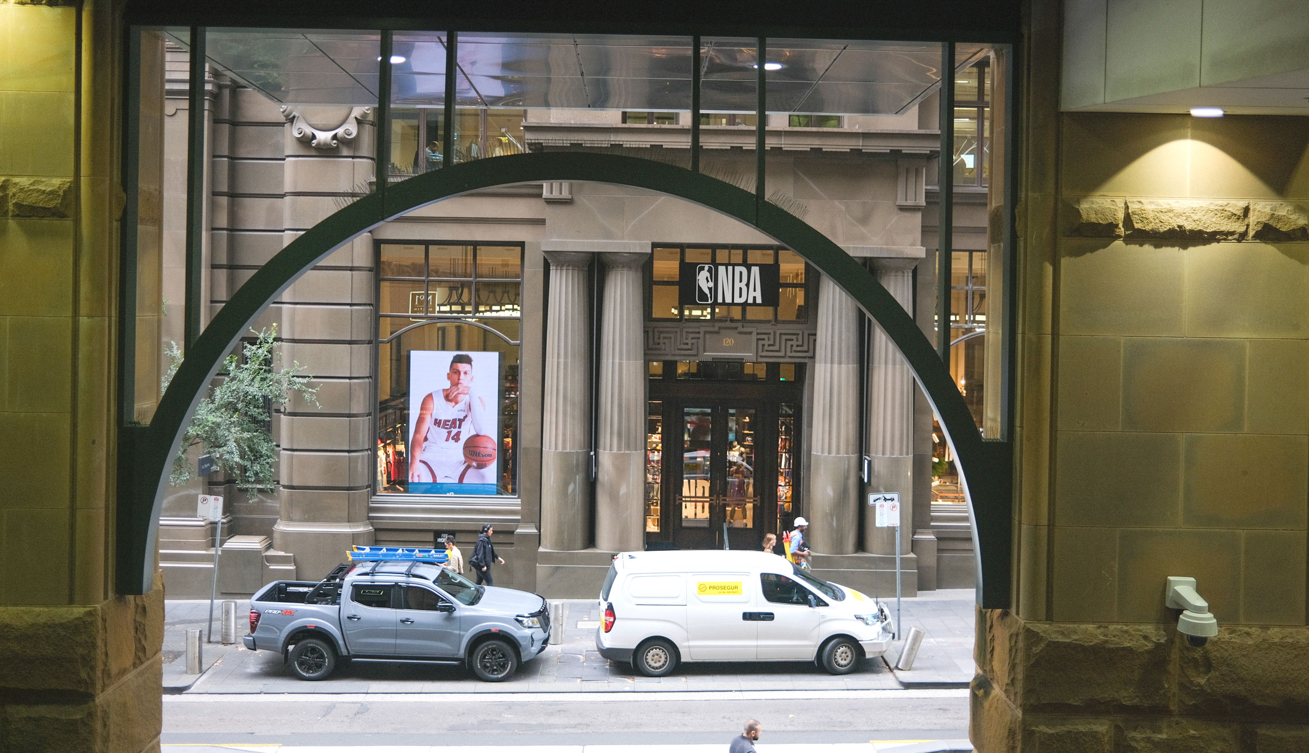 NBA-store_LED